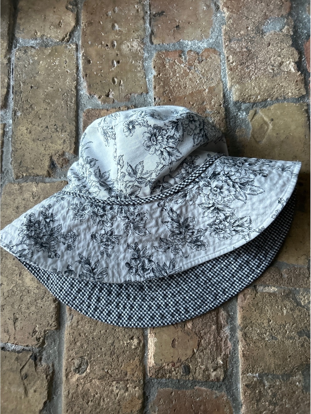 Reversible Wide Brim Bucket Hat with Floral and Checkered Patterns
